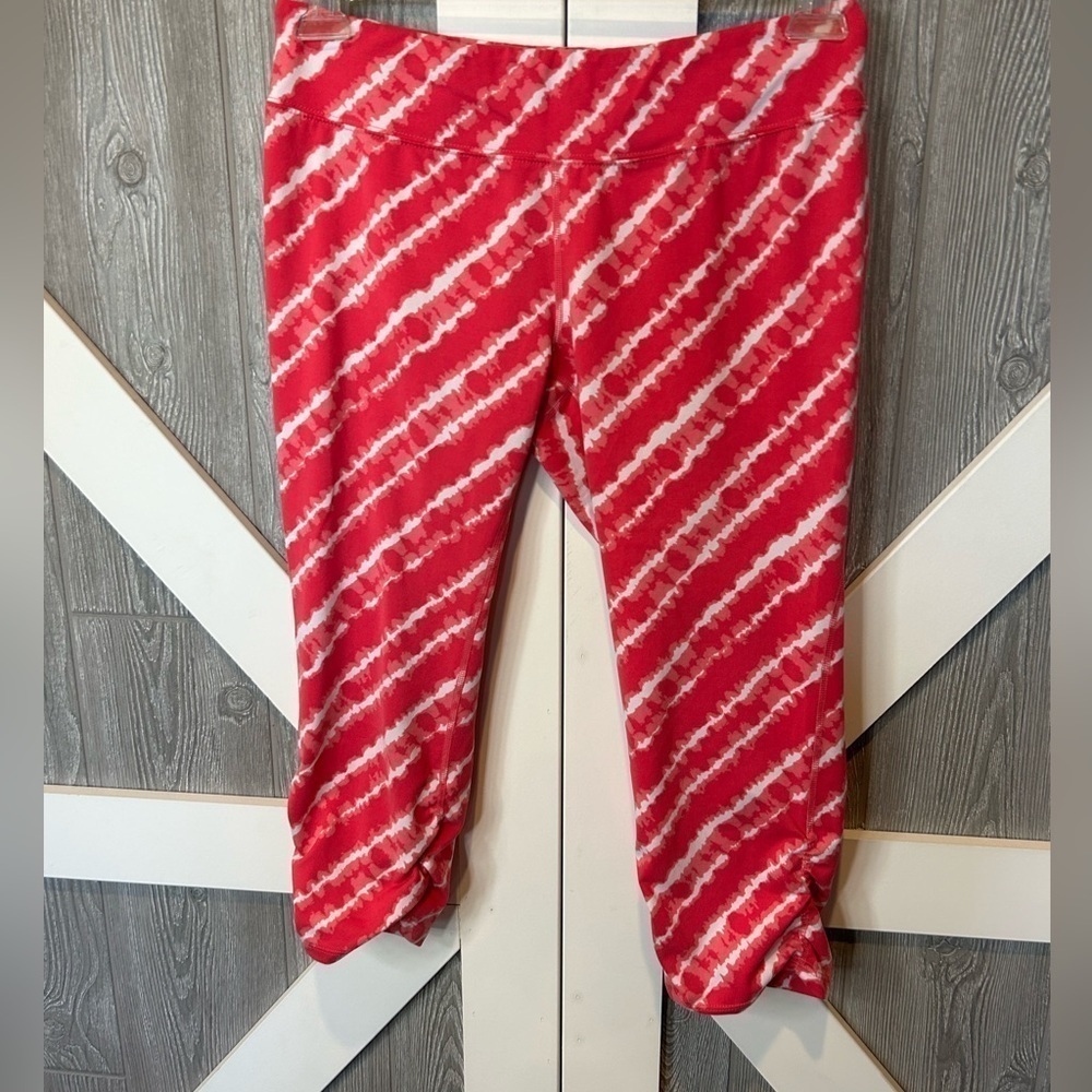 B058. Soybu Sz M activewear pants pink/white.